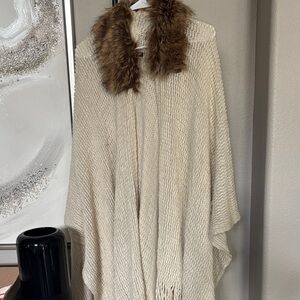 Cejon Cream Knit Shawl with Faux Fur Collar